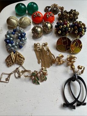 Lot 15 vintage clip on earrings cluster dangle some signed